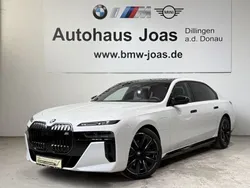 Mineralweiß Gebraucht 2024 BMW M760e Sport Line Limousine | 128.800 €
