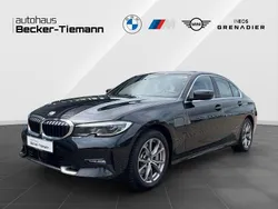 Saphirschwarz Gebraucht 2020 BMW 330e Sport Line Limousine | 28.999 € (Fairer Preis)