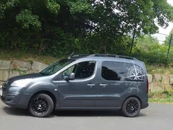 Grau Gebraucht 2018 Citroën Berlingo Van / Kleinbus | 13.500 € (Etwas zu teuer)