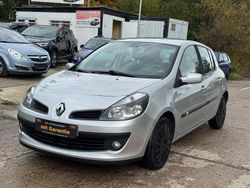 Silber Gebraucht 2007 Renault Clio II Campus Limousine | 2.890 € (Etwas zu teuer)