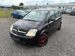 Schwarz Gebraucht 2005 Opel Meriva Edition Van / Kleinbus | 2.800 € (Teuer)
