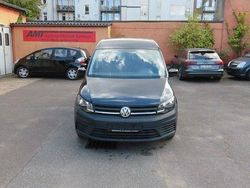 Blau Gebraucht 2017 VW Caddy Trendline Van / Kleinbus | 11.600 € (Teuer)