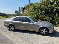 Silber Gebraucht 2006 Mercedes E200 Classic Limousine | 5.000 € (Guter Preis)