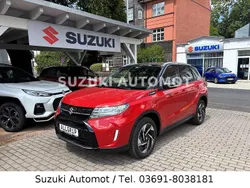 Bright red / cosmic black pear Gebraucht 2025 Suzuki Vitara Comfort+ SUV | 28.950 € (Etwas zu teuer)