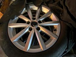 Grau Gebraucht 2015 VW Polo LOUNGE Kleinwagen | 8.300 € (Fairer Preis)