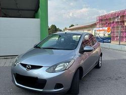 Grau Gebraucht 2009 Mazda 2 Inclusive Kleinwagen | 2.800 € (Fairer Preis)