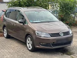 Braun Gebraucht 2013 VW Sharan Match Van / Kleinbus | 5.900 € (Fairer Preis)