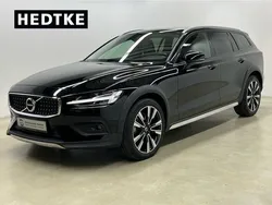 Black stone Gebraucht 2021 Volvo V60 CC Pro Kombi | 33.990 € (Teuer)