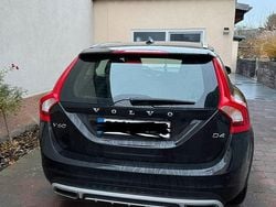 Schwarz Gebraucht 2017 Volvo V60 CC Kombi | 16.500 €