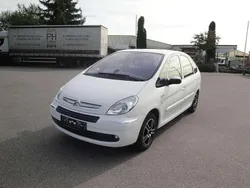 Weiß Gebraucht 2010 Citroën Xsara Picasso Van / Kleinbus | 2.900 € (Fairer Preis)