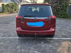 Rot Gebraucht 2013 Opel Zafira Tourer Edition Van / Kleinbus | 6.200 € (Fairer Preis)