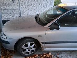Silber Gebraucht 2000 Mitsubishi Carisma Limousine | 799 € (Guter Preis)