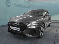 Grau Gebraucht 2021 Audi e-tron S-Line SUV | 28.740 € (Fairer Preis)
