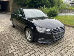 Schwarz Gebraucht 2014 Audi A3 Attraction Limousine | 6.290 € (Teuer)