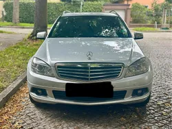 Silber Gebraucht 2010 Mercedes 220 Kombi | 2.850 €