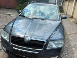 Grün Gebraucht 2007 Skoda Octavia Kombi | 2.500 € (Fairer Preis)