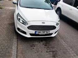 Weiß Gebraucht 2019 Ford S-MAX Titanium Van / Kleinbus | 13.800 € (Fairer Preis)