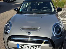 Silber Gebraucht 2024 Mini Cooper SE Classic Kleinwagen | 22.999 € (Fairer Preis)
