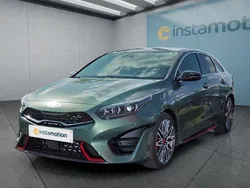 Grün Gebraucht 2022 Kia ProCeed GT Kleinwagen | 30.499 € (Fairer Preis)