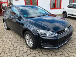 Schwarz Gebraucht 2016 VW Golf VII LOUNGE Limousine | 10.888 € (Etwas zu teuer)