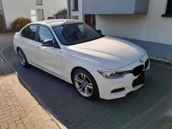 Weiß Gebraucht 2015 BMW 318 Sport Line Limousine | 9.999 € (Guter Preis)