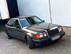 Grau Gebraucht 1986 Mercedes 200 Limousine | 3.900 €