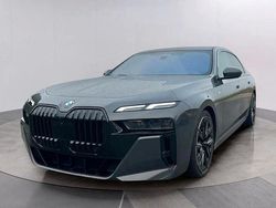 Grau Gebraucht 2023 BMW 740 M Sport Limousine | 87.900 €