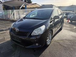 Schwarz Gebraucht 2010 Toyota Verso Executive Van / Kleinbus | 3.990 € (Guter Preis)