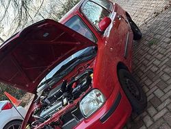 Rot Gebraucht 1999 Nissan Micra Kleinwagen | 1.800 €