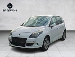 Weiß Gebraucht 2011 Renault Scénic III Dynamique Van / Kleinbus | 7.490 € (Etwas zu teuer)