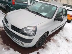 Grau Gebraucht 2003 Renault Clio II Kleinwagen | 1.200 € (Guter Preis)
