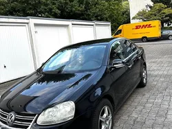 Schwarz Gebraucht 2006 VW Jetta Limousine | 3.000 € (Fairer Preis)