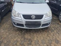 Silber Gebraucht 2009 VW Polo Limousine | 1.350 €