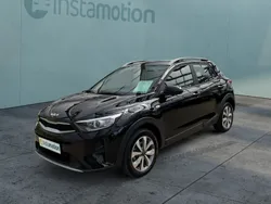 Schwarz Gebraucht 2024 Kia Stonic SUV | 20.385 € (Etwas zu teuer)