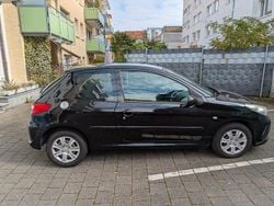 Schwarz Gebraucht 2011 Peugeot 206+ Kleinwagen | 3.000 € (Etwas zu teuer)