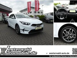 Weiß Gebraucht 2024 Kia Ceed Spirit Limousine | 23.800 € (Guter Preis)