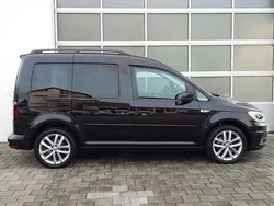 Schwarz Gebraucht 2018 VW Caddy Comfortline Van / Kleinbus | 21.890 € (Teuer)