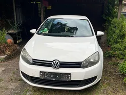 Weiß Gebraucht 2009 VW Golf VI Trendline Limousine | 1.600 € (Guter Preis)