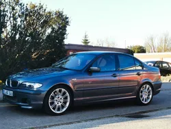 Grau Gebraucht 2002 BMW 330 M Sport Limousine | 5.000 €