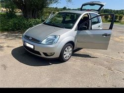 Silber Gebraucht 2004 Ford Fiesta Kleinwagen | 650 € (Guter Preis)