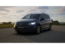 Schwarz Gebraucht 2024 VW Touran Highline Van / Kleinbus | 35.950 € (Etwas zu teuer)
