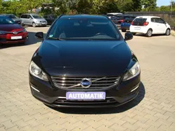 Schwarz Gebraucht 2015 Volvo V60 Momentum Kombi | 13.900 € (Fairer Preis)