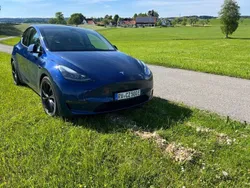 Blau Gebraucht 2022 Tesla Model Y Long Range SUV | 36.000 € (Fairer Preis)