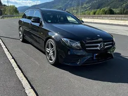 Schwarz Gebraucht 2016 Mercedes E250 AMG line Kombi | 32.000 €