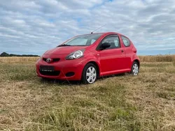 Rot Gebraucht 2009 Toyota Aygo Kleinwagen | 1.999 € (Fairer Preis)