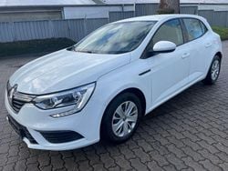 Weiß Gebraucht 2016 Renault Mégane IV Life Limousine | 7.500 € (Superpreis)