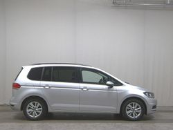 Silber Gebraucht 2021 VW Touran Comfortline Van / Kleinbus | 19.380 € (Superpreis)