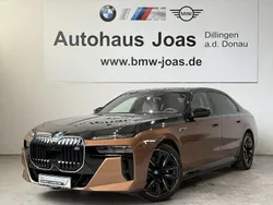 Sonderlackierung liquid copper Gebraucht 2024 BMW i7 Sport Line Limousine | 148.500 €