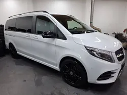 Weiß Gebraucht 2021 Mercedes V300 AMG line Van / Kleinbus | 57.990 € (Teuer)