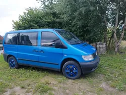Blau Gebraucht 2003 Mercedes Vito Van / Kleinbus | 6.000 €